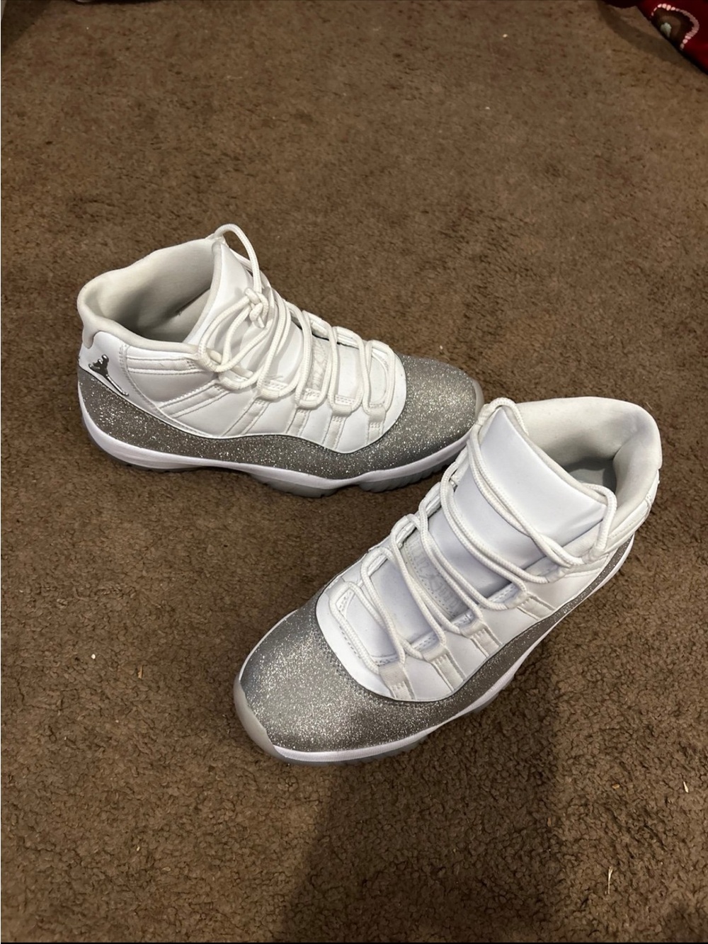 Jordan 11 Metallic Silver - Picture 2 of 3